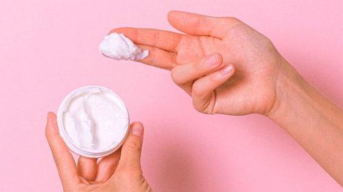 Почему не стоит во взрослом возрасте использовать детские средства по уходу за кожей