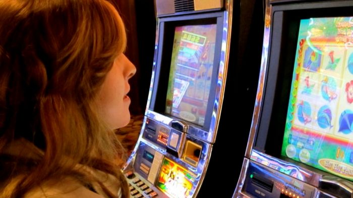 Чи варто грати в гральні автомати онлайн на гроші
