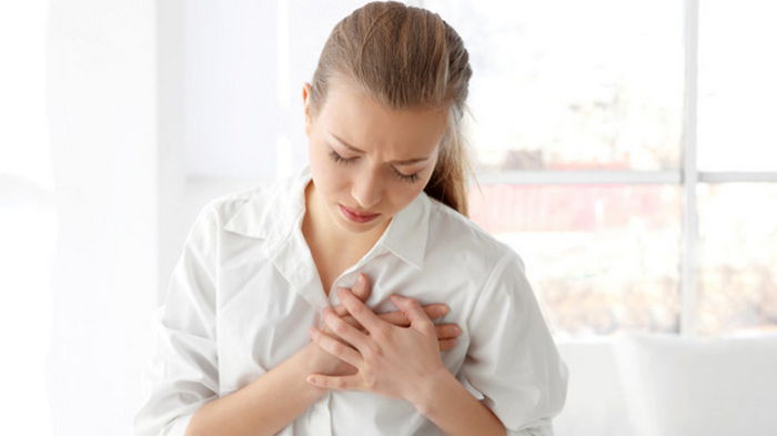 Инфаркт у женщин проявляется по-другому: 5 неожиданных симптомов, которые нельзя игнорировать