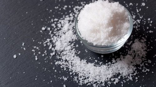 Лучшие трюки с солью для моментального избавления от негативной энергетики в доме