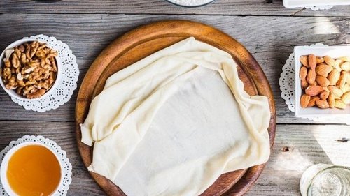 У суетливой торговки на пляже выпросила рецепт пахлавы, она рассказала на бегу