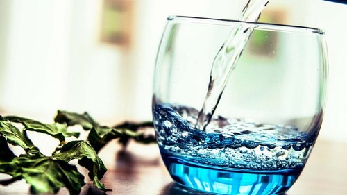 Насколько вредна газированная вода и одержимость ею?