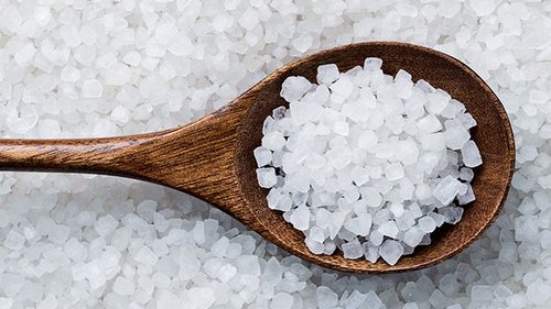 Бытовые проблемы, с которыми легко справляется соль