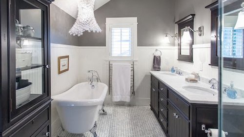 Причины, по которым не следует менять ванную на душевую кабину