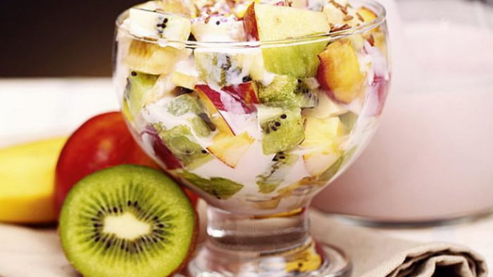 4 простых рецепта фруктового салата с йогуртом