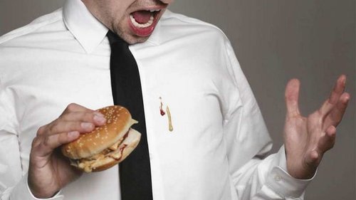 Как вывести даже старые пятна жира с одежды и мебели