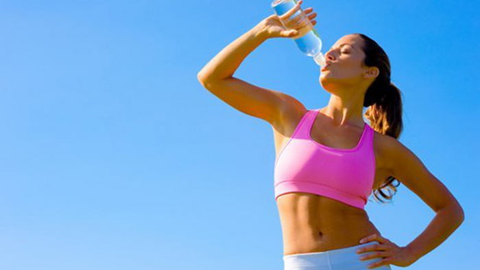 Не дай себе засохнуть: как пить больше воды
