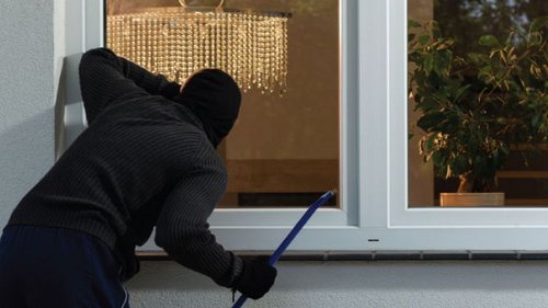 Как защитить свой дом от воров?