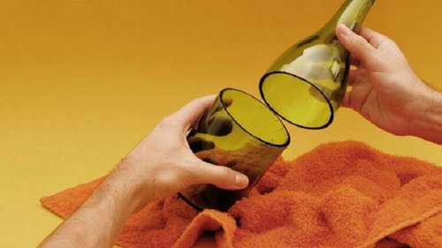 Как стеклянные бутылки режутся нитками