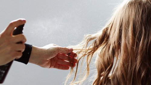 Необычные применения лака для волос