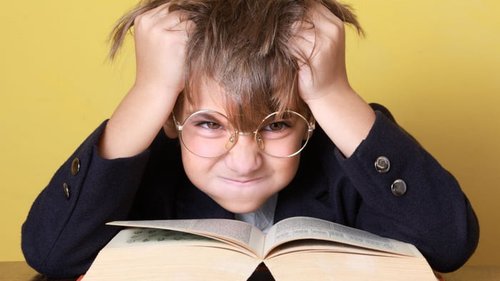 Ребенок переживает из-за оценок? Часто причины кроются в родителях