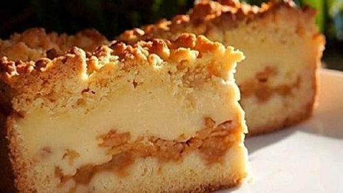 Яблочный пирог с нежным заварным кремом