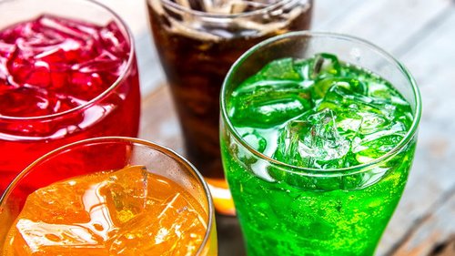 Этот напиток разрушает кости изнутри, но люди продолжают употреблять его