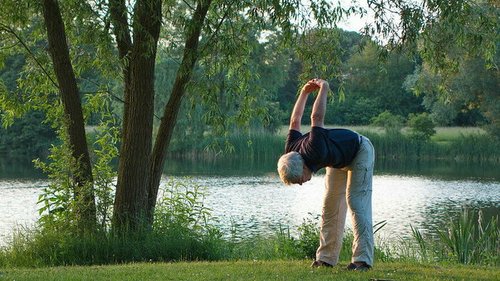 Вы забудете о сутулости: 2 ежедневных упражнения для красивой осанки