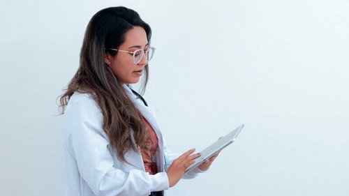 Врач подробно рассказала, как лечить аутоиммунный тиреоидит