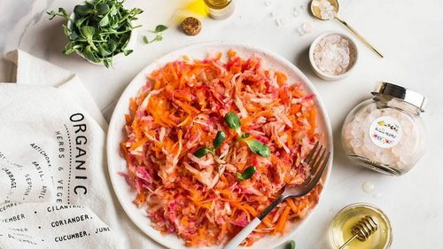 Рецепт салата, который чистит кишечник и выводит шлаки