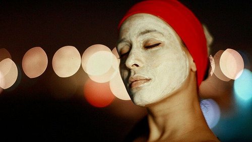 Как выбрать подходящую маску для лица: гид от косметолога