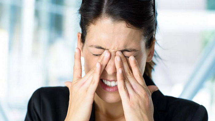 Признаки и симптомы травмы глаза