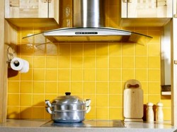 Чистота на кухне с помощью кухонной вытяжки