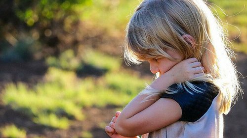 Заикание у ребенка: причины возникновения и лечение