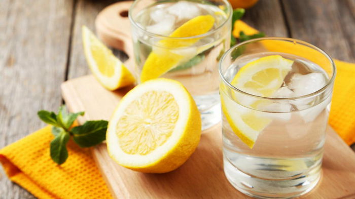 Что будет, если вместо кофе по утрам пить теплую воду с лимоном восемь недель подряд?