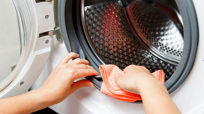 Как избавиться от неприятного запаха из стиральной машины?
