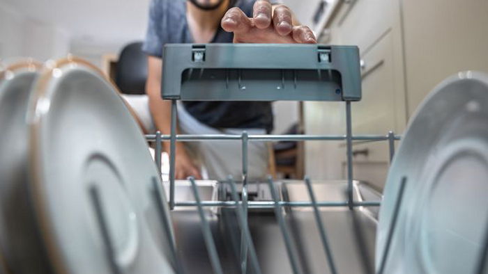 Эта секретная кнопка на посудомоечной машине поможет экономить электроэнергию