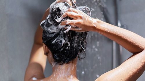 Как часто нужно мыть голову для шикарных волос