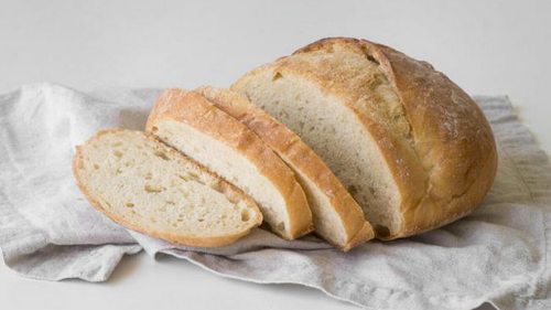 Эти способы помогут быстро размягчить черствый хлеб: будет свежим...