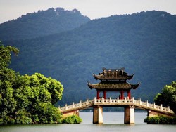 Почему стоит посетить китайский город Ханчжоу?