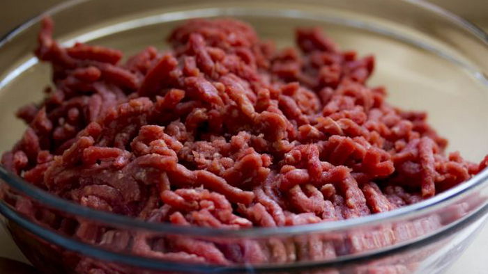 Как правильно разморозить мясной фарш, чтобы не испортить блюдо и здоровье