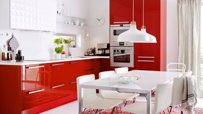 Красный цвет в интерьере кухни: 5 подсказок