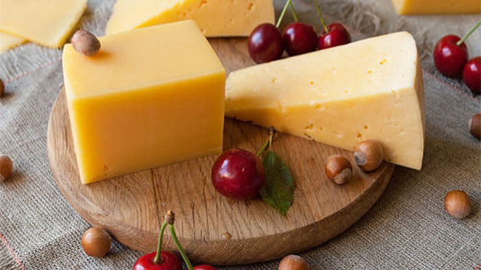 Рецепт домашнего твердого сыра в микроволновке