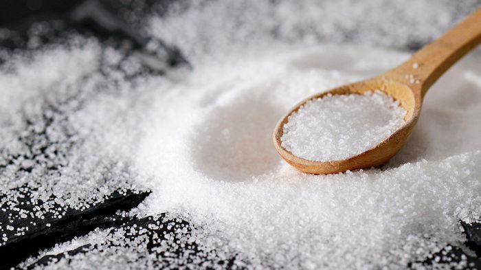 Для чего в духовку кладут соль: советы для вкусной выпечки