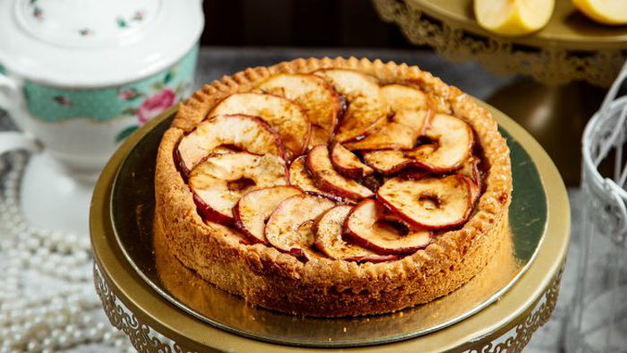 Яблочный шедевр: галицкая хозяйка поделилась уникальным рецептом пирога