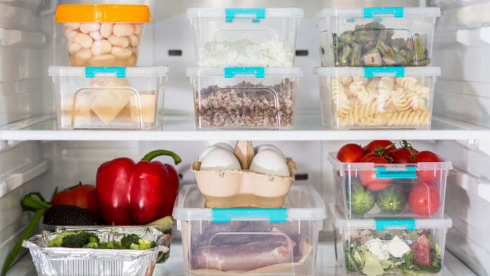 Сколько холодильник и морозилка могут держать холод без света: названо точное время