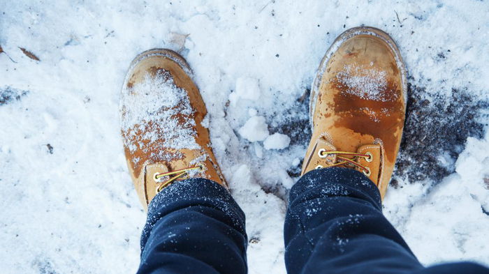 Две пары носков и правильная обувь: как утеплить ноги зимой