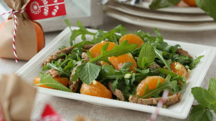 Готовим праздничный салат с мандаринами: успех на столе гарантирован!