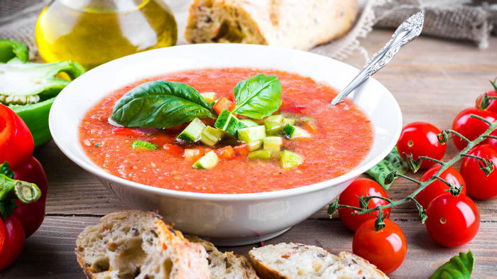 Томатный суп гаспачо: рецепт простого и освежающего полезного блюда