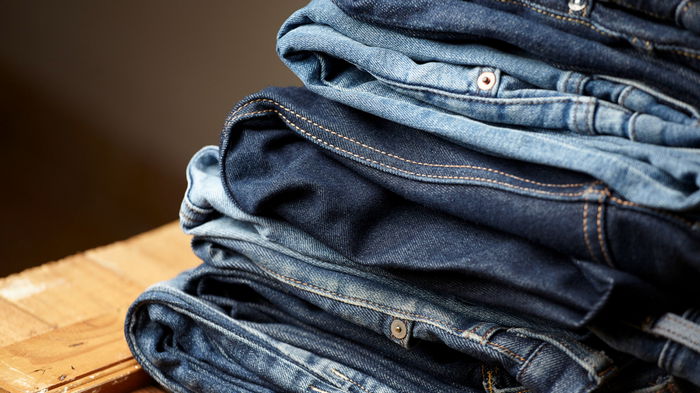 Как растянуть джинсы до нужного размера и длины: помогут простые способы