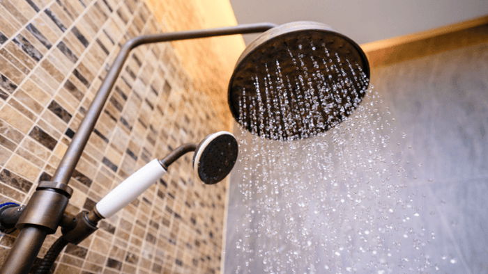 Действительно ли контрастный душ улучшает здоровье и кому его принимать запрещено