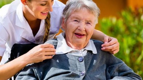 Дом престарелых «Грааль»: причины обращения и преимущества проживания
