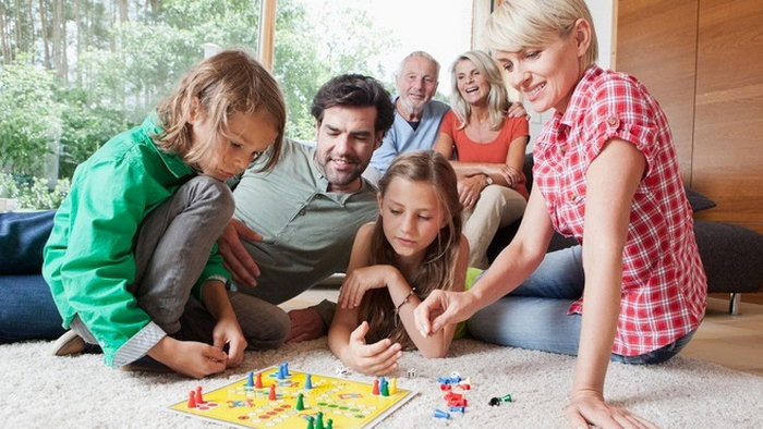У чому полягає користь настільних ігор для сім'ї?