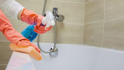 Как очистить ванну от застарелого налета и ржавчины: метод клининговых...