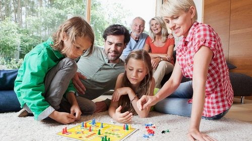 У чому полягає користь настільних ігор для сім'ї?