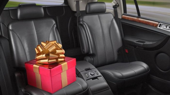 Что подарить автомобилисту: Топ-10 подарков на день рождения и не только
