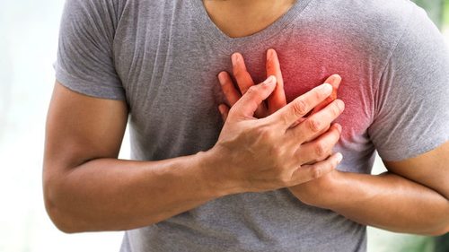 Кардиолог назвала 10 причин боли в груди: когда это сердце, а ког...