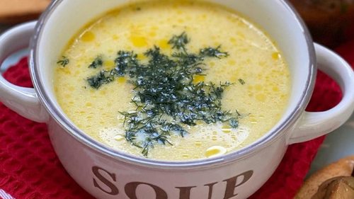 Идеальный ужин: сливочный суп с копченой курицей и грибами