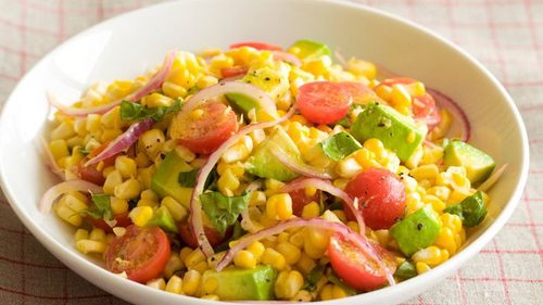 Рецепт салата с кукурузой и авокадо
