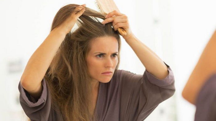Поможет предотвратить появление седины: ученые назвали настоящую причину седых волос